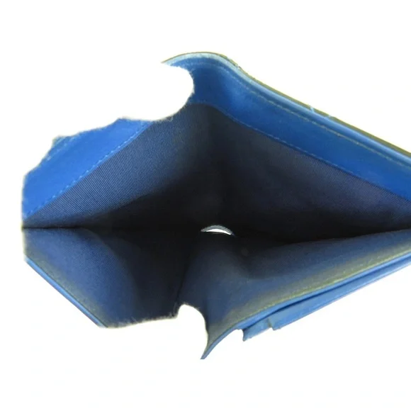 CHANEL Glossy Quilted Wallet in Teal and Silver - Picture 10 of 16